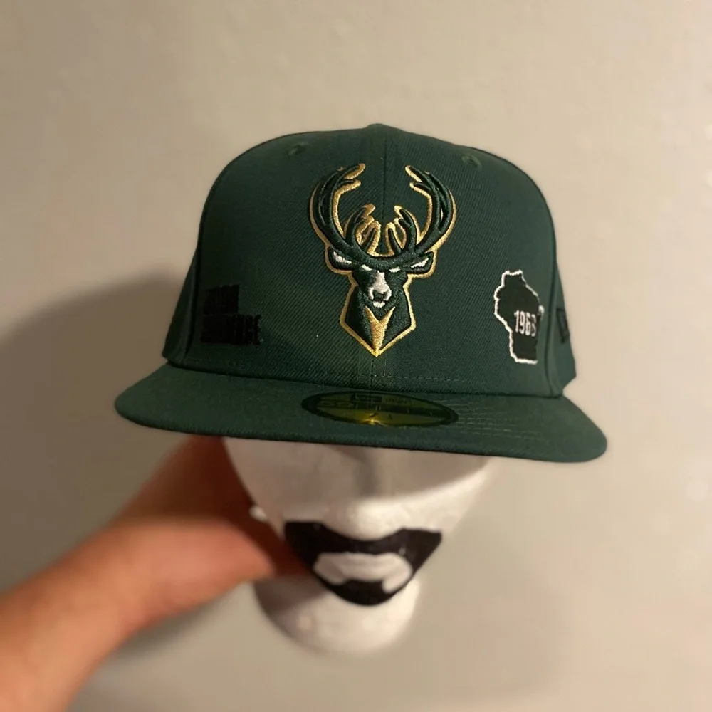 NWT New Era Milwaukee Bucks 7 1/4 Hat - Picture 3 of 8